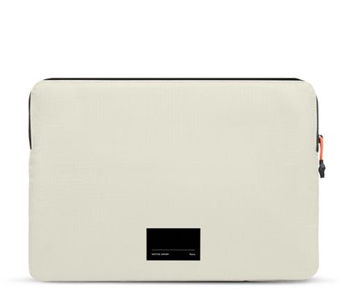 NATIVE UNION Ultralight Sleeve do Macbook 16" sandstone NAUNSTOWUTMBSSAN16